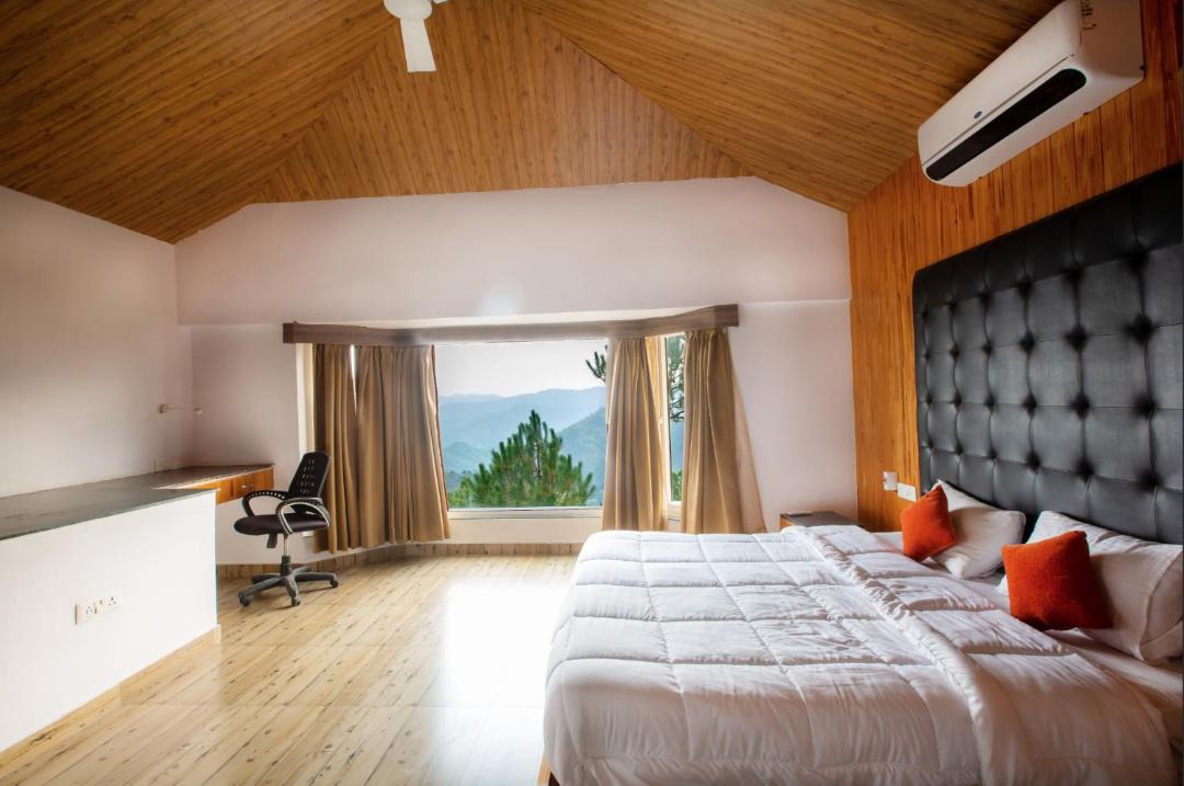 Photo of Bedroom in Lansdowne