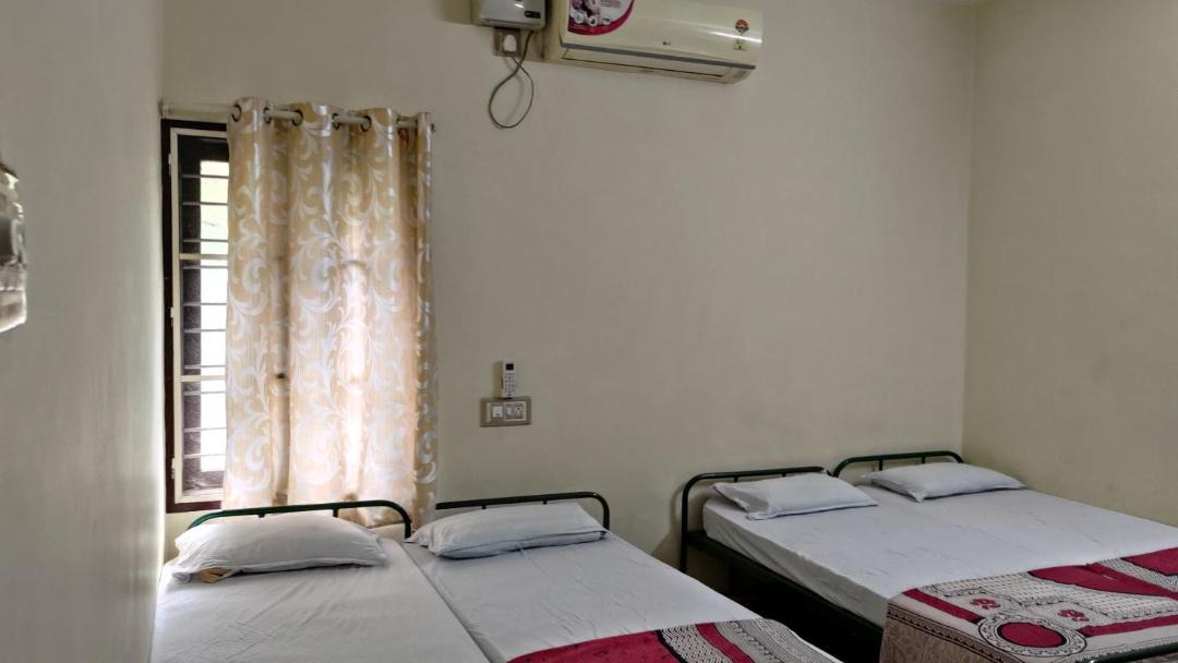 Photo of Bedroom in Adyar