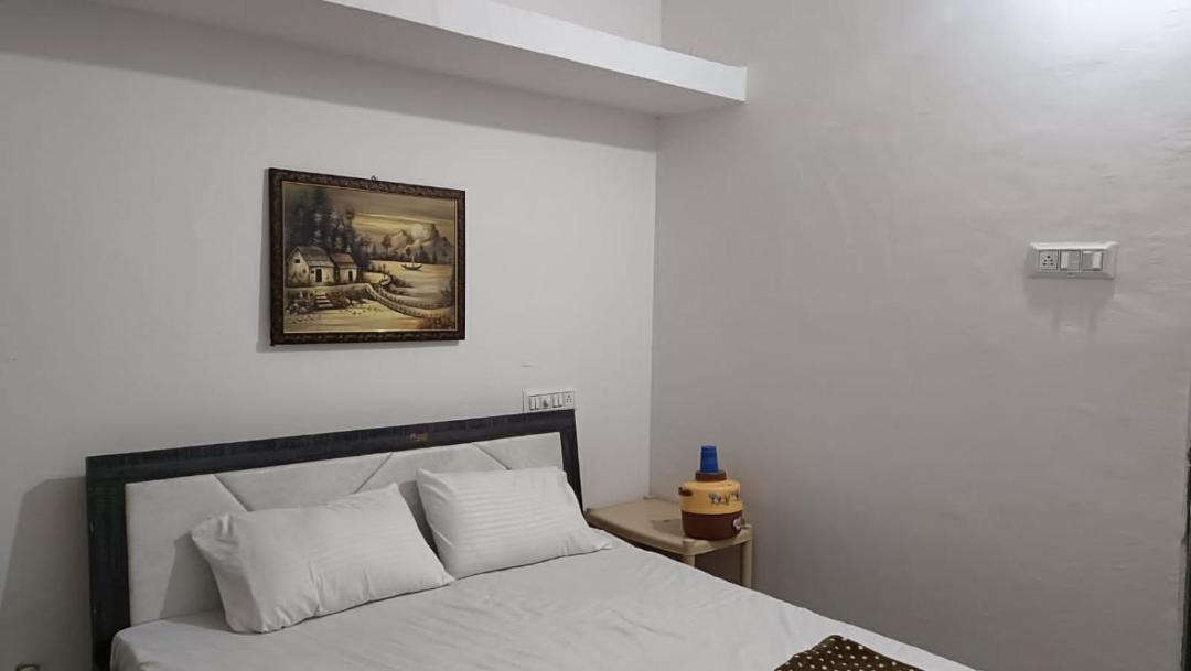 Photo of Bedroom in Rajpipla