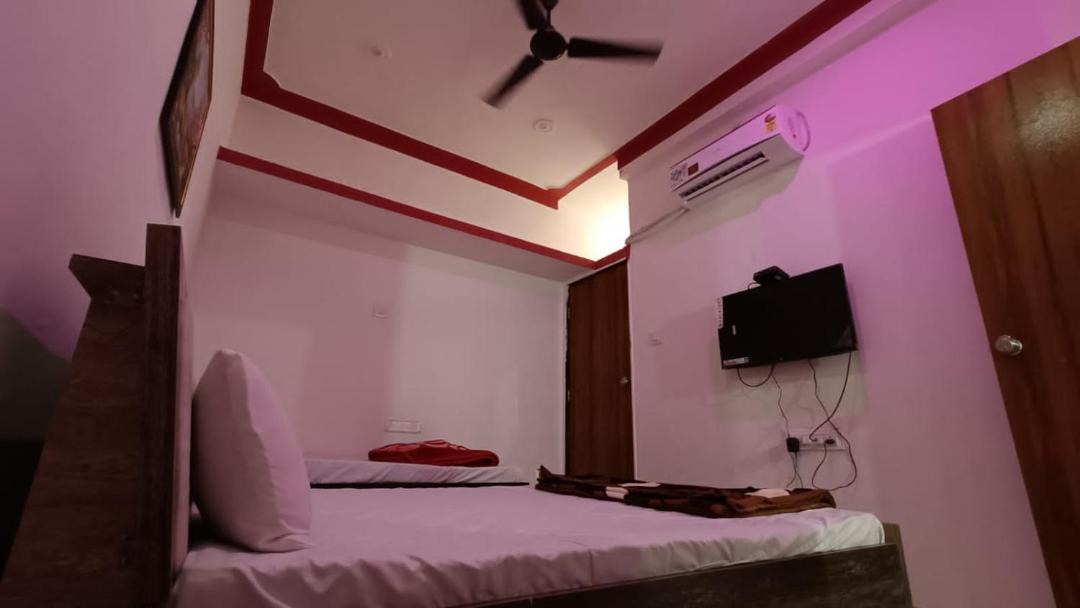 Photo of Bedroom in Rajpipla