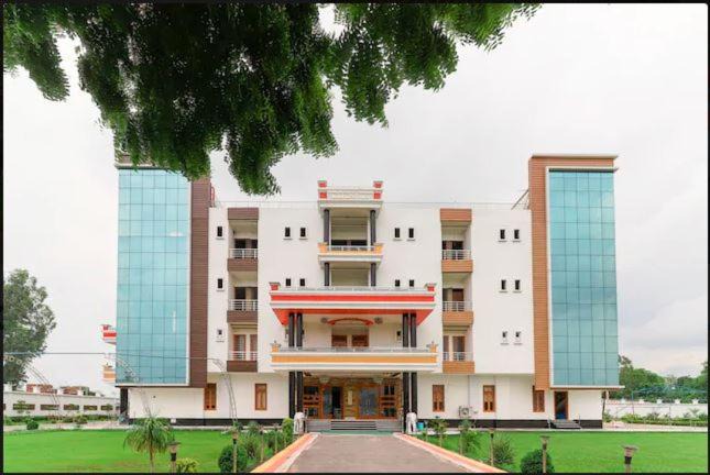 Photo of Buildings in Bara Banki