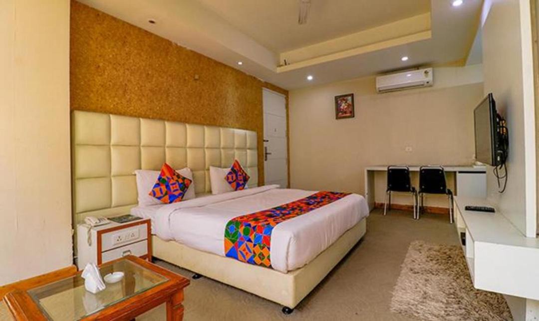Photo of Bedroom in Sector 70