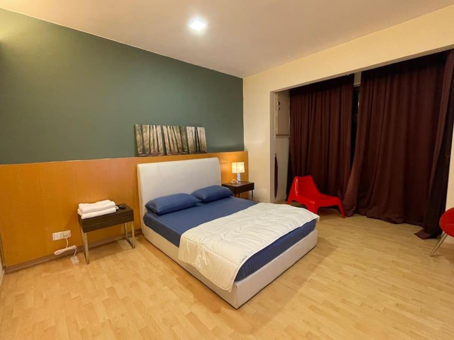 Photo of Bedroom in Taman Kobena