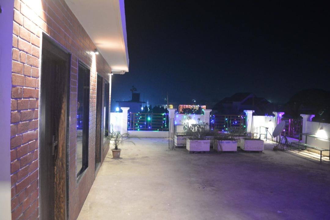 Photo of Buildings in Sualkuchi
