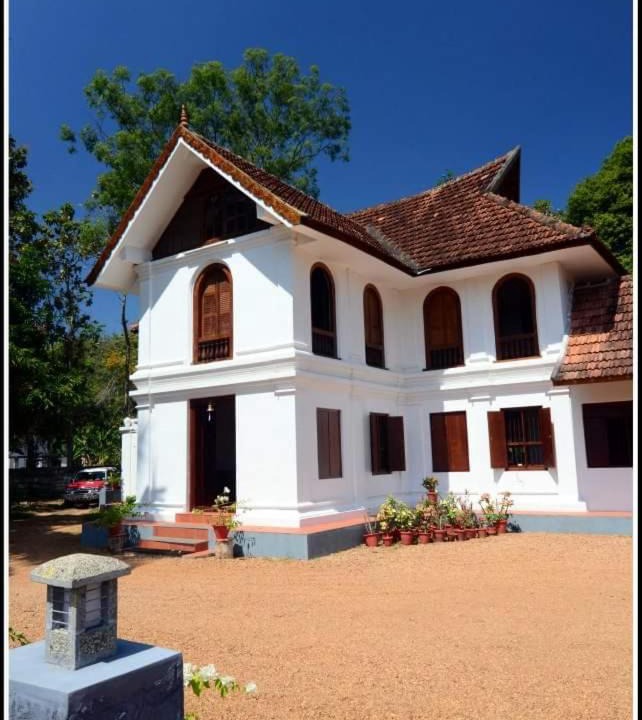 Photo of Buildings in Kulanada