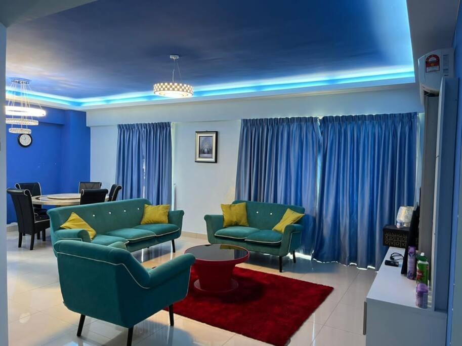 Photo of Livingroom in Usj 21