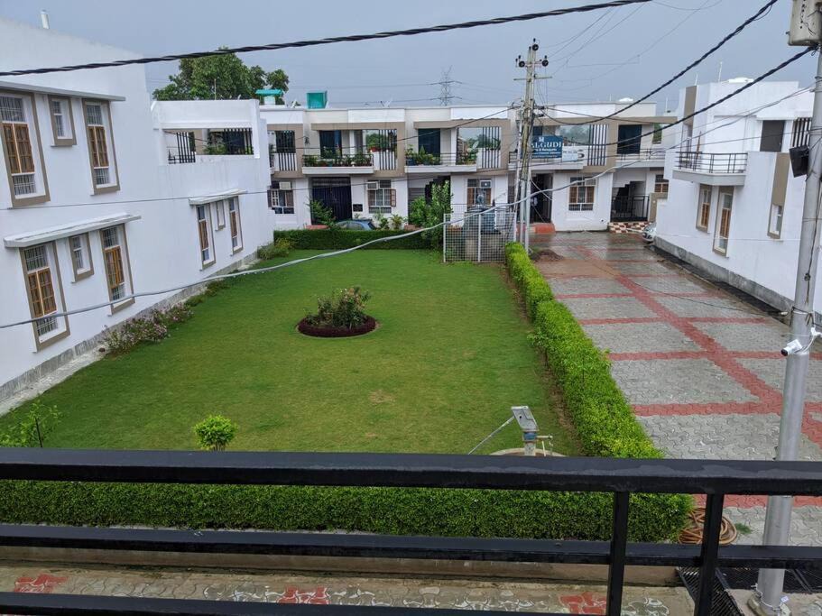 Photo of Buildings in Auli