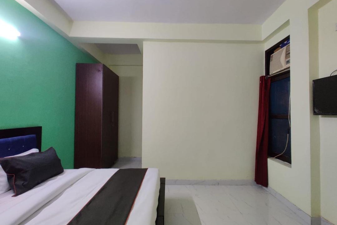Photo of Bedroom in Sector 70