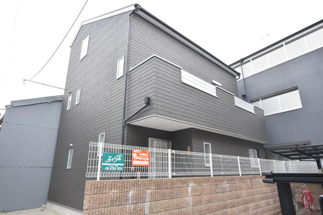 Photo of Buildings in Tsuruhashi