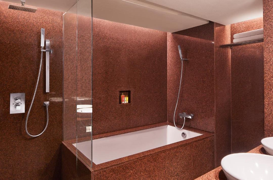 Photo of Bathroom in Cuffe Parade