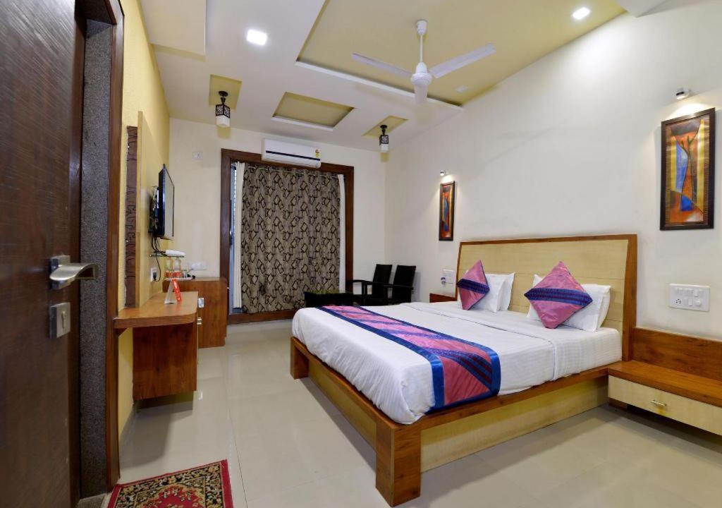 Photo of Bedroom in Mount Abu