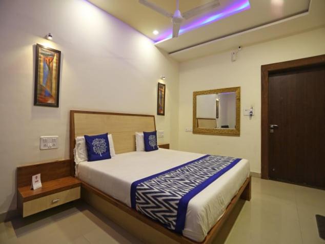 Photo of Bedroom in Mount Abu