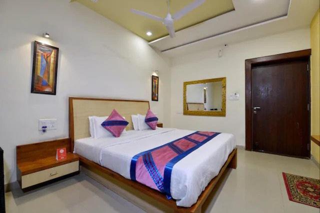 Photo of Bedroom in Mount Abu