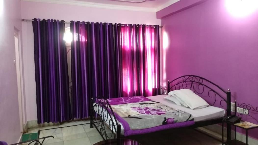 Photo of Bedroom in Tarapith