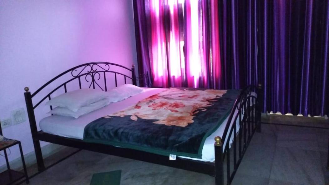 Photo of Bedroom in Tarapith