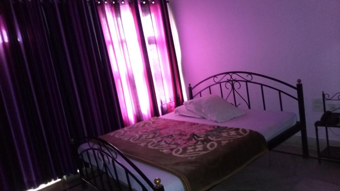 Photo of Bedroom in Tarapith