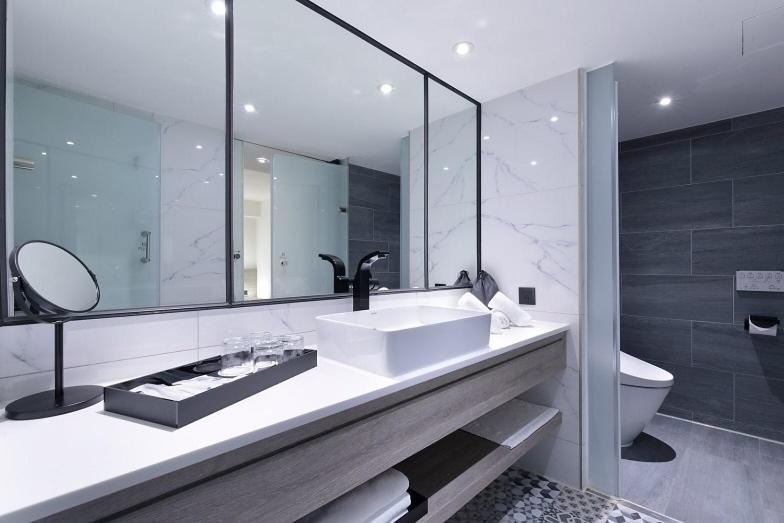 Photo of Bathroom in Ren'ai District