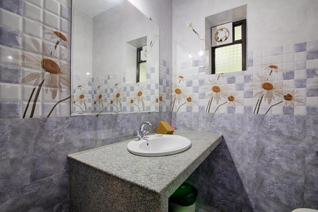 Photo of Bathroom in Benaulim