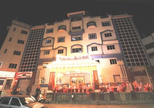 Chandra Inn