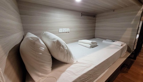 Shared Dormitory, Men only, Non Smoking, Shared Bathroom