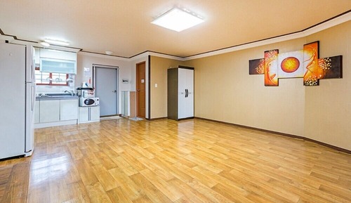 Room (Gum Morae)