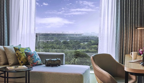 Executive Suite King Bed with Living Room, Airport View with Cocktail Hours & Short Eats,20% On F&B