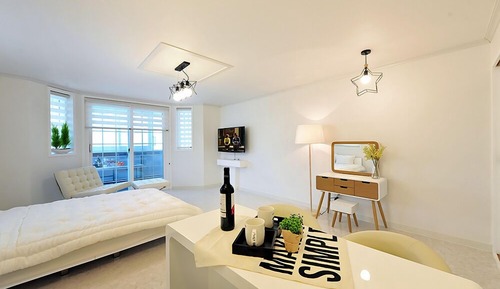 Room (B201)