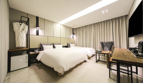 [6PM Check-In Special] Deluxe Twin Room