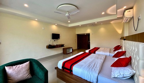 Family Quadruple Room, Hill View