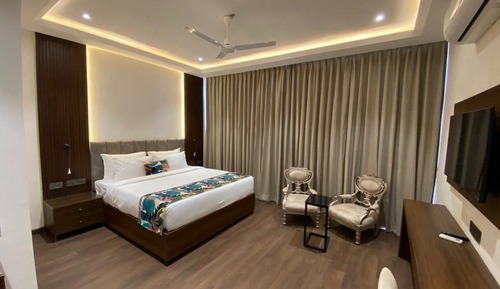 Premium Room, 1 King Bed, City View