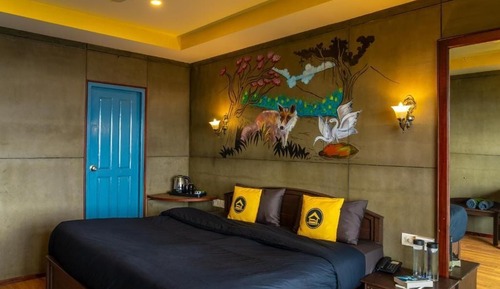 Superior Double Room with Balcony and Valley View