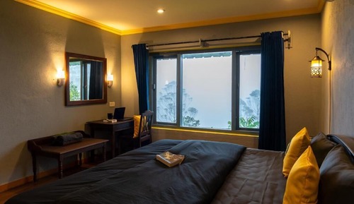 Deluxe Double Room with Balcony and Valley View
