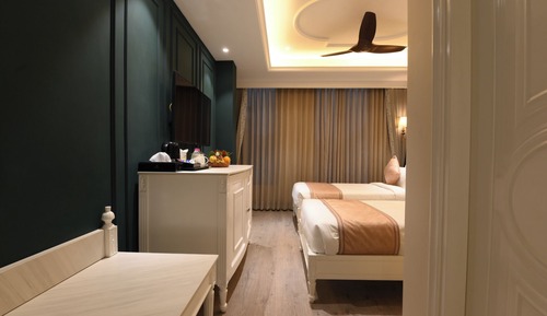 Luxury Twin Room