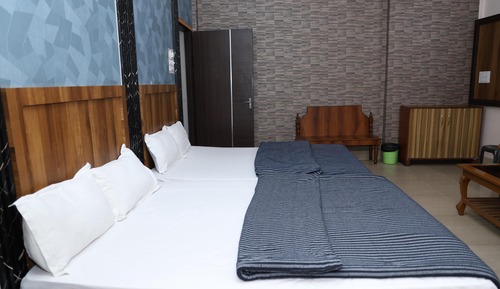 Classic Quadruple Room