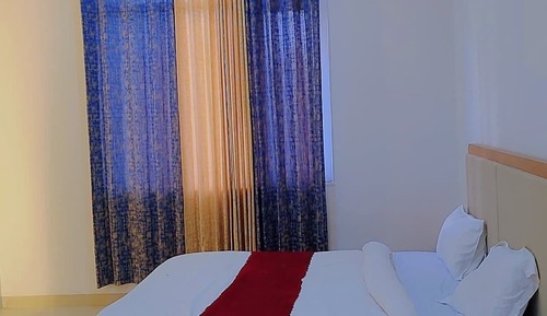 Basic Single Room, 1 King Bed