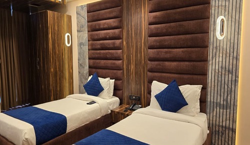 Premium Twin Room with Balcony