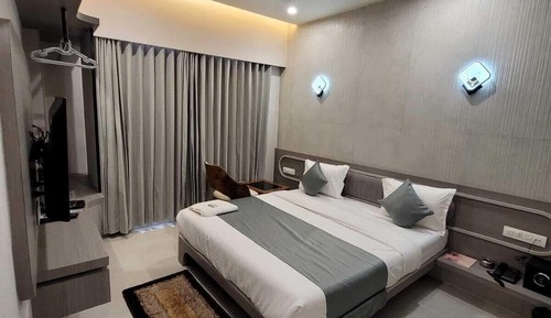 Deluxe Room, City View