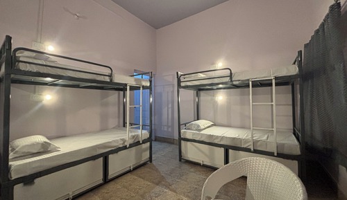 6 Bed Female Dorm