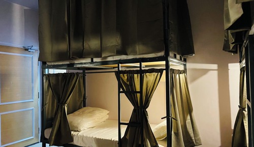8 Bed Mixed Dorm