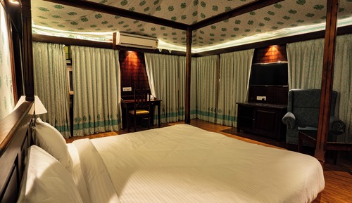 Maharaja Tent Suite