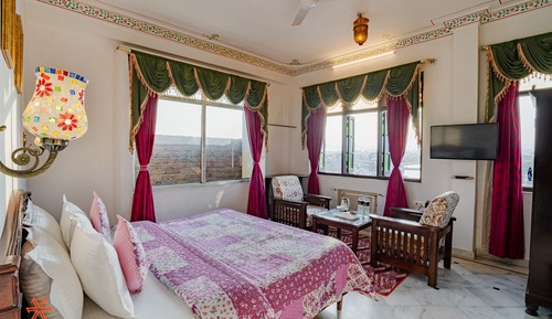 Deluxe Double Room, 1 Queen Bed, Lake View