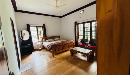 Deluxe Double Room (2 Adults + 1 Child)