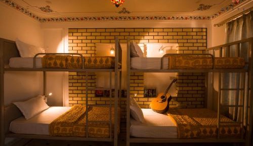 Bed in 8-Bed Mixed Dormitory Room