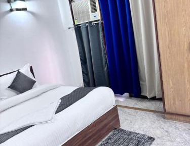 Three-Bedroom Apartment with Balcony