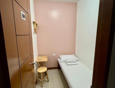 Single Room with Shared Bathroom