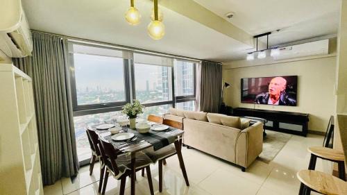 Two-Bedroom Apartment with City View