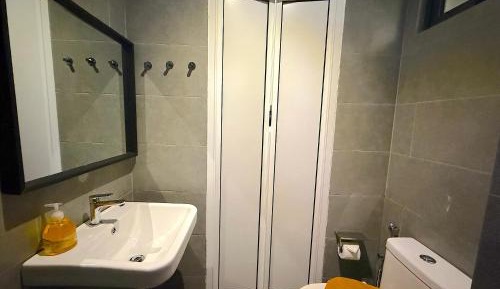 Deluxe Queen Suite