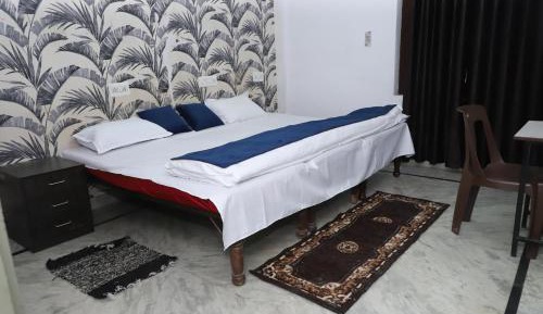 Deluxe Double Room (2 Adults + 1 Child)