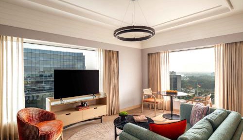 Deluxe King Suite