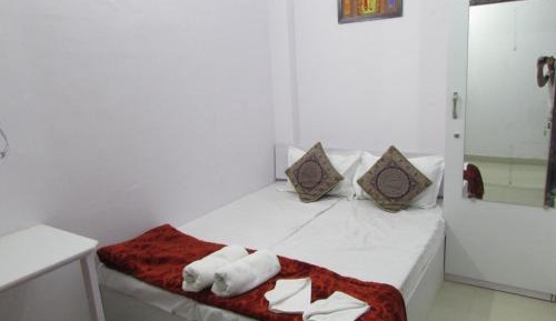Deluxe Double Room (2 Adults + 1 Child)
